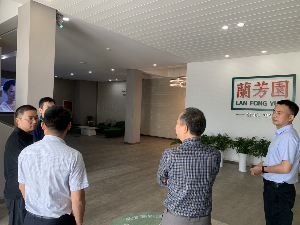 PHE PROCESS THAM QUAN NHÀ MÁY TRÀ SỮA RÓT CỐC LỚN NHẤT TRUNG QUỐC VÀ THIẾT BỊ SYNTEGON