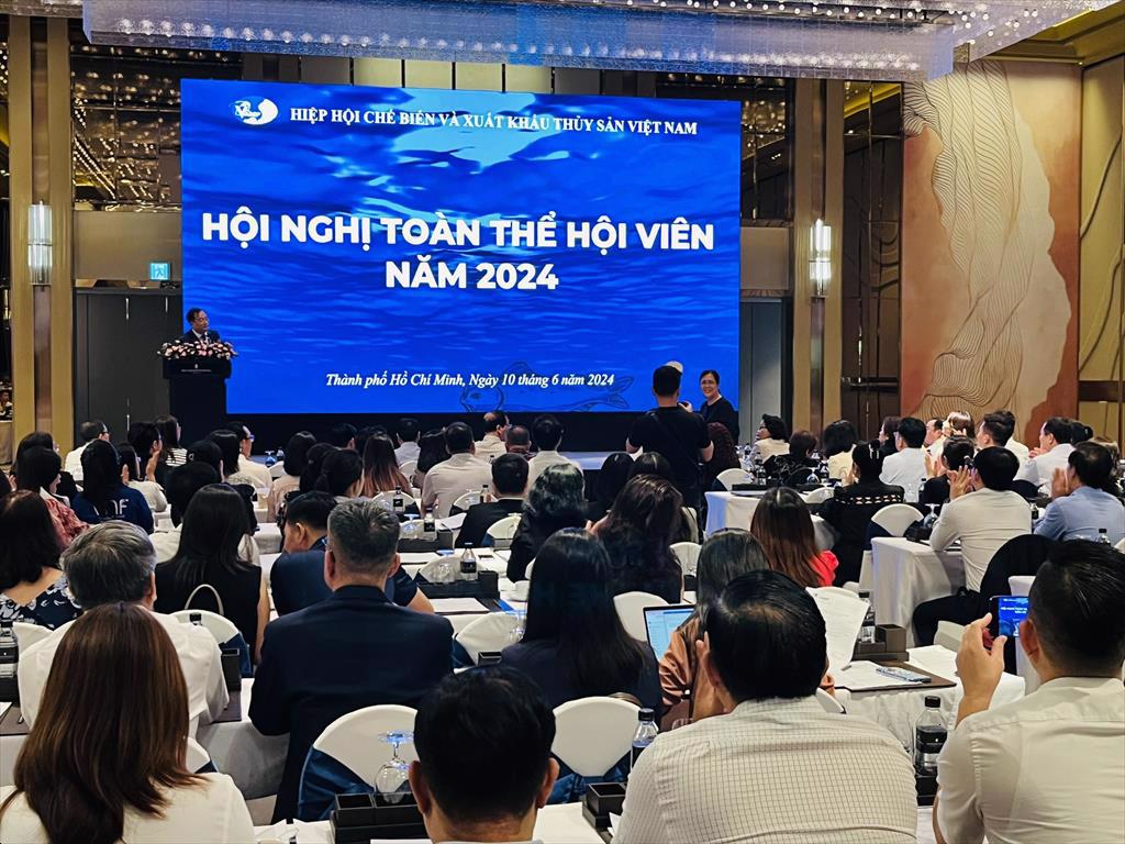 PHE PROCESS THAM GIA HỘI NGHỊ TOÀN THỂ HỘI VIÊN VASEP 2024